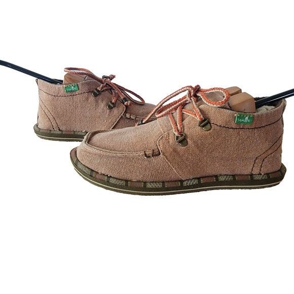 Sanuk Lace Up High Top Shoes Rose Metal Detail Faux Fur Lining Surf Shoes Size 6 - Picture 2 of 6